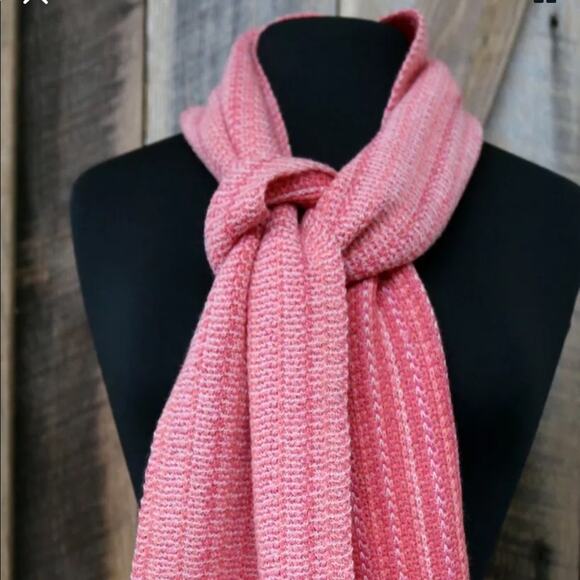 Tanner Pink Soft Knit 100% Wool Long Scarf in PRISTINE CONDITION - Picture 7 of 10